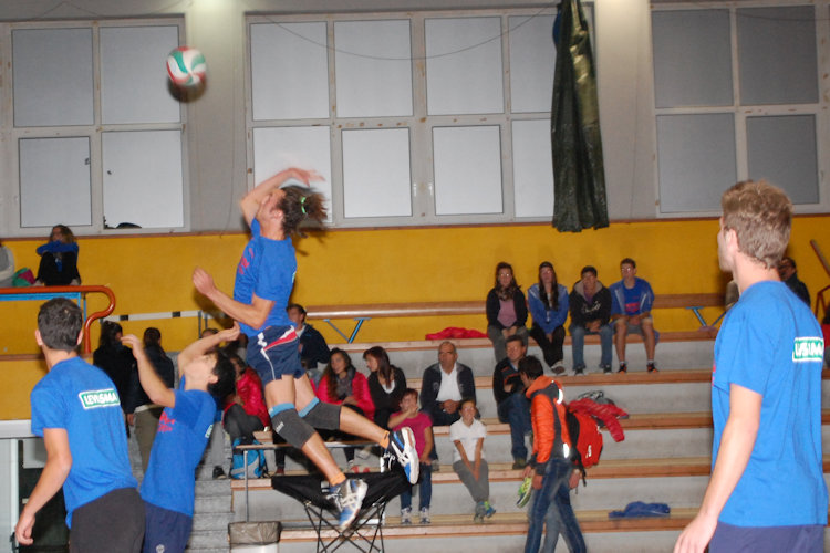 2015-01_volley01